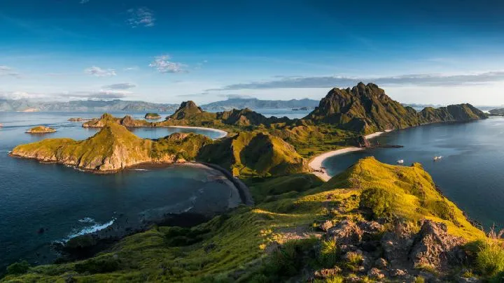10 Most Beautiful Places in Asia, Indonesia’s Komodo National Park on Top